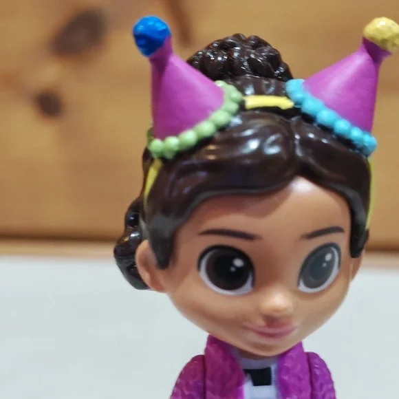 Gabby's Dollhouse Girl Doll Character Kids Toy 3.5" Birthday Party Hat Topper - Picture 5 of 6